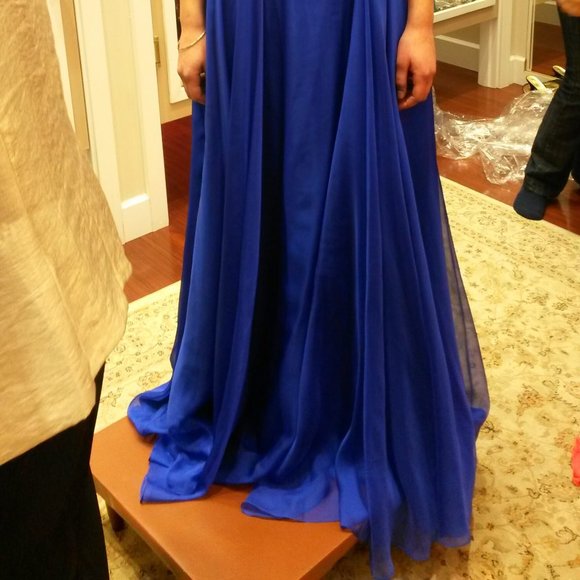 Beautiful Prom/Evening Gown - Picture 3 of 4